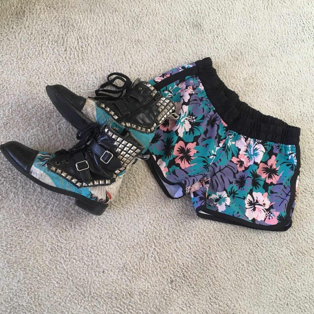 BURNSIDE/ TEAL TROPICAL FLORAL BEACH SHORTS/NEW
